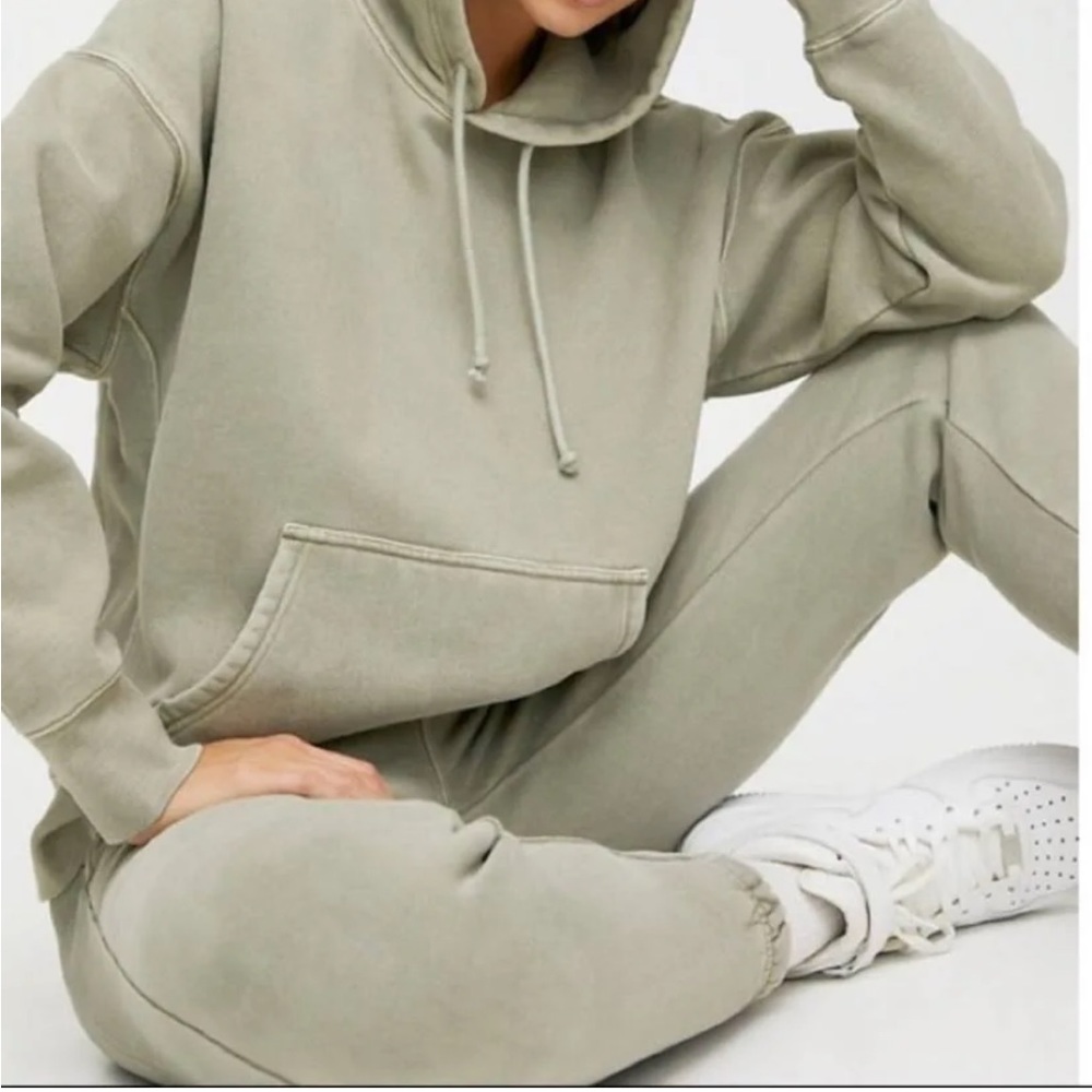 Aritzia Boyfriend Airy Fleece Sweatpants